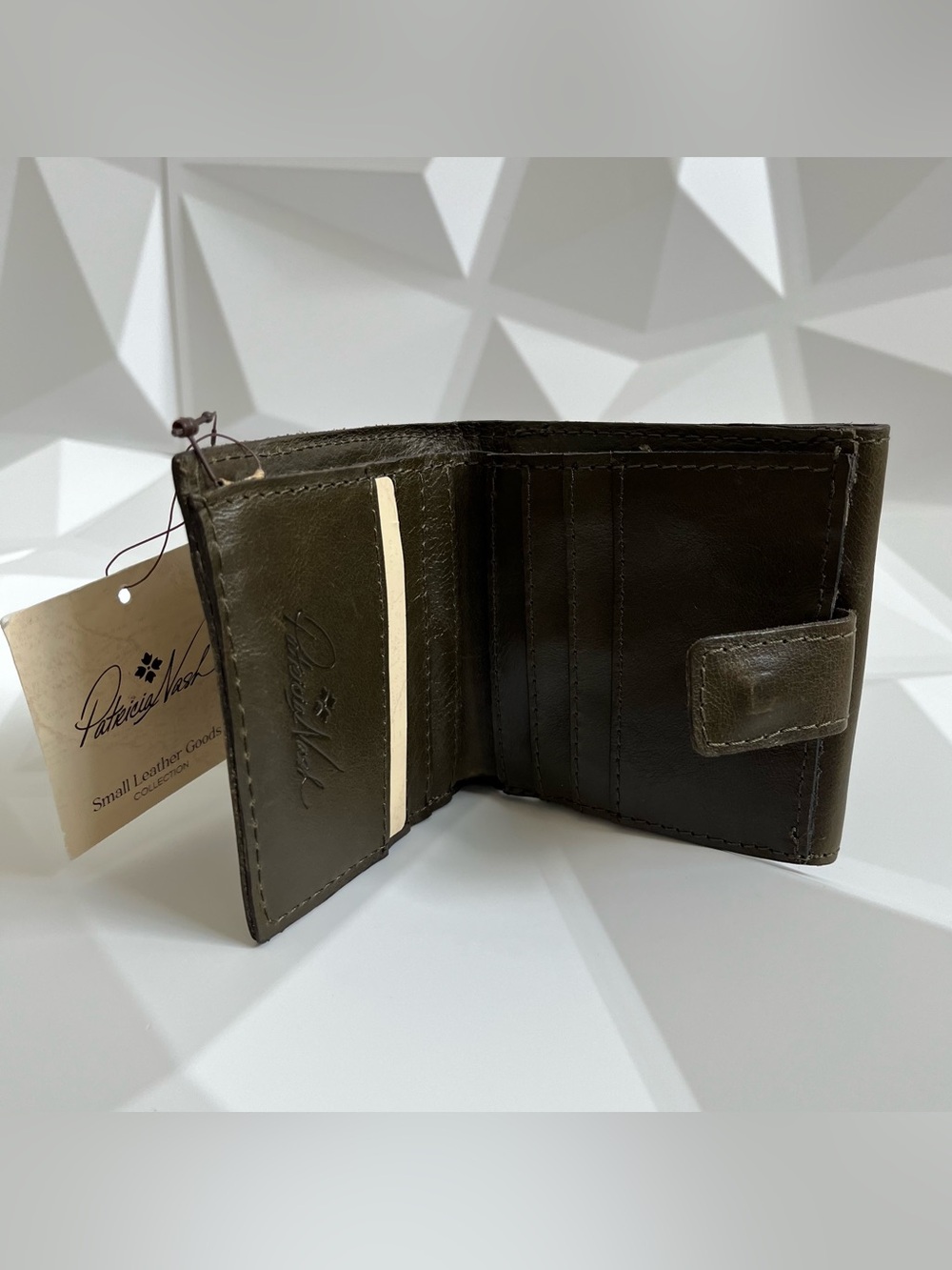 Patricia Nash Vintage Distress Astra Leather Wallet Olive Soft
NWT